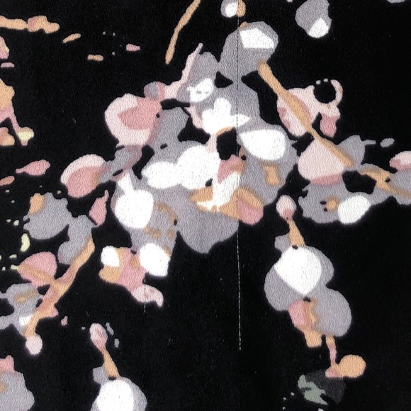 Floral/black dress with pockets!! - Picture 11 of 11